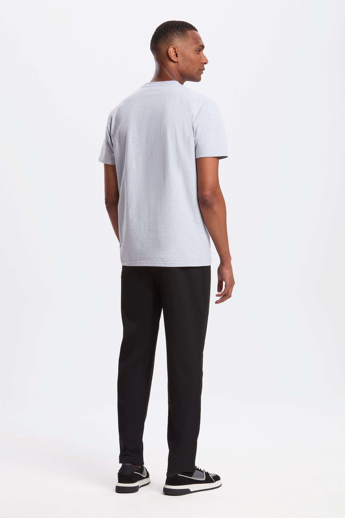 THE REGULAR T-SHIRT